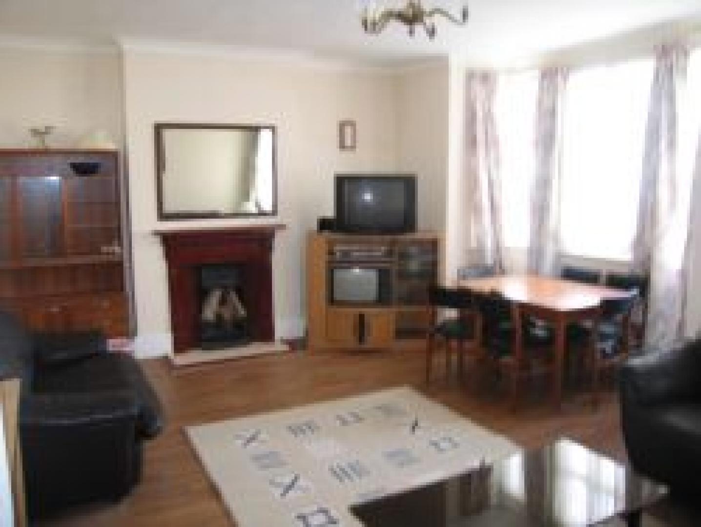 			3 Bedroom, 1 bath, 1 reception Flat			 Melrose Avenue, WILLESDEN GREEN NW2